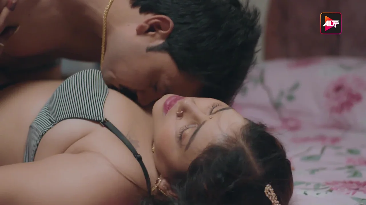 Ghoonghat Ki Aad Mein 2024 Altt App Hindi Porn Web Series Ep 3