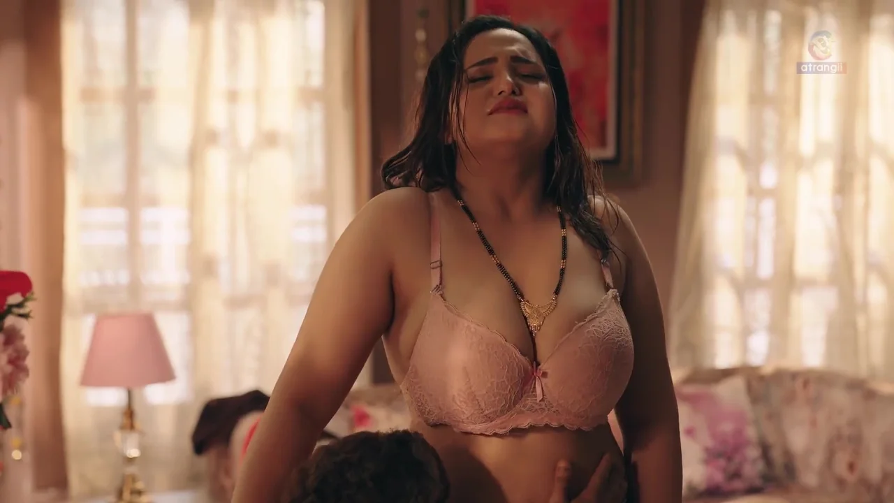 Khoobsurat 2025 Atrangii Hindi Porn Web Series Episode 2